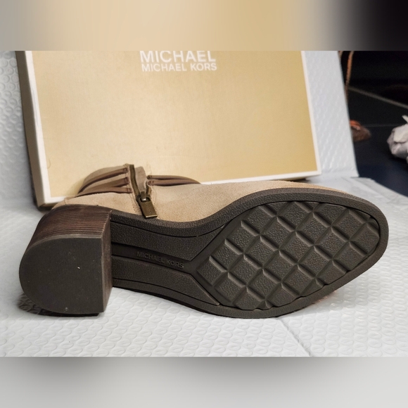 Michael Kors Women's Suede Faun Boots Size 8 - Picture 11 of 13